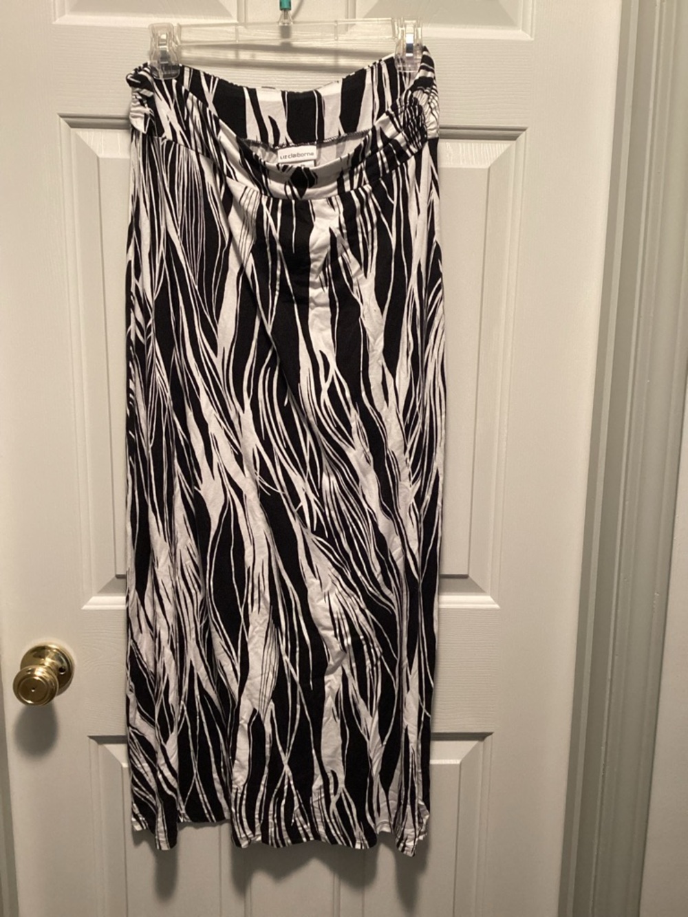 Liz Claiborne Black and White Abstract Maxi Skirt